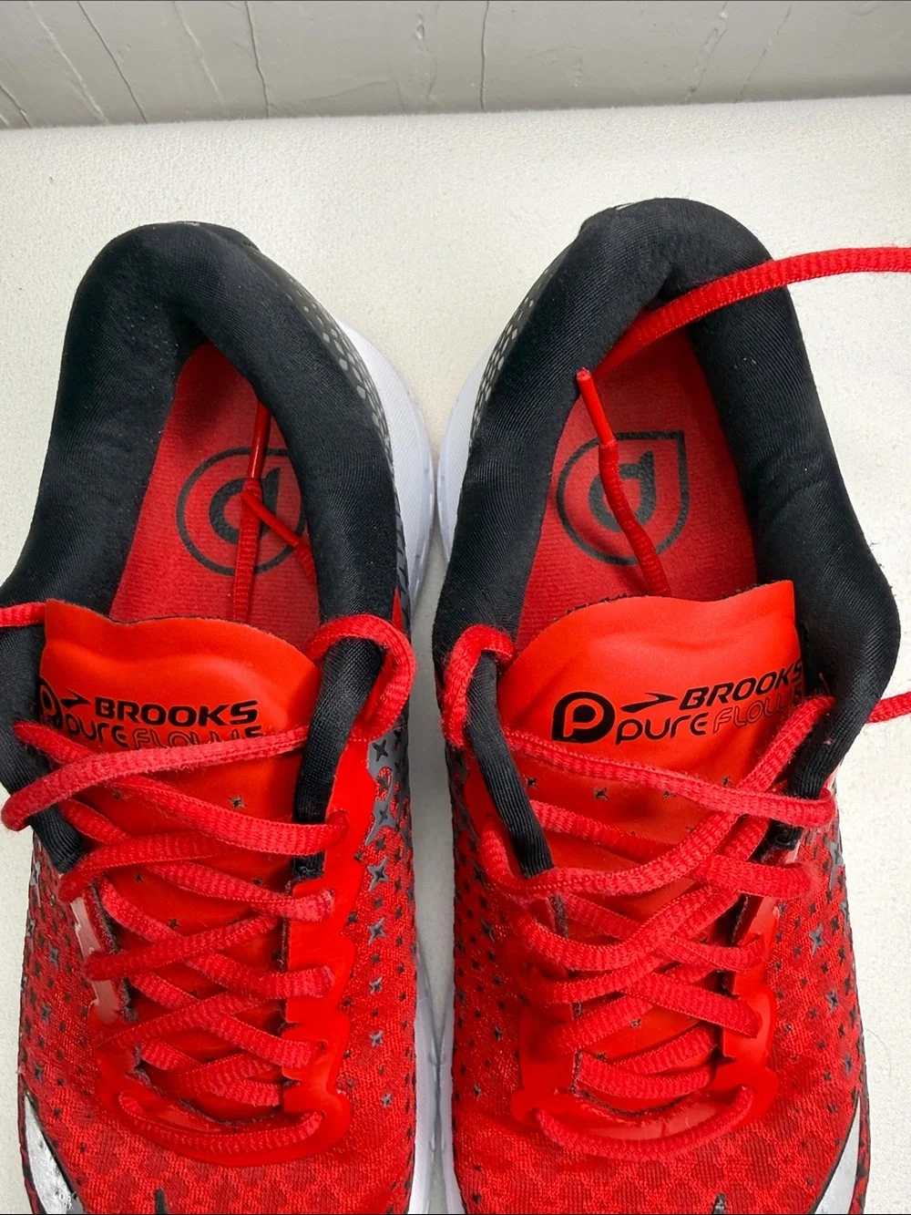 Brooks PureFlow 5 running shoes Ted & Black With White Midsole